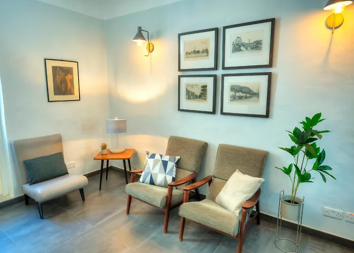 Traditional Townhouse, Terrace Near Valletta Weng1-1