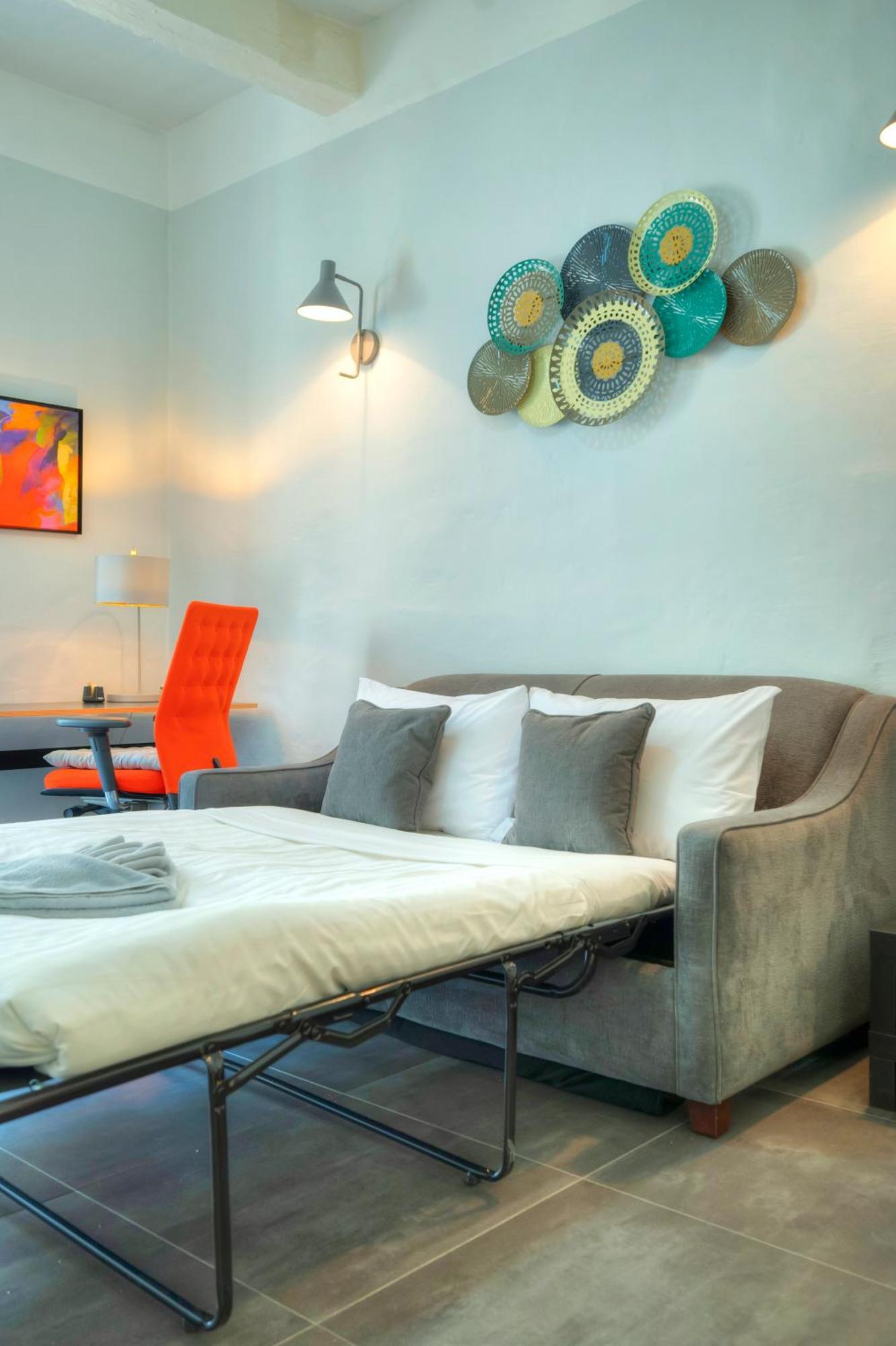 Traditional Townhouse, Terrace Near Valletta Weng1-1